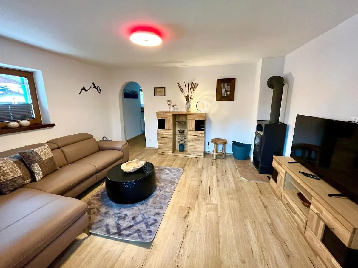 Ferienhaus Wiesenlandl ビショフスヴィーゼン 別荘